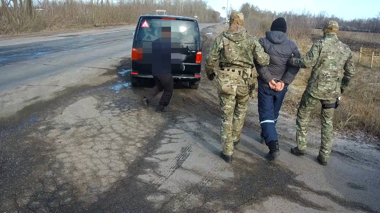 СОТРУДНИКИ ФСБ ЗАДЕРЖАЛИ ВЕРБОВЩИКА ТЕРРОРИСТОВ
