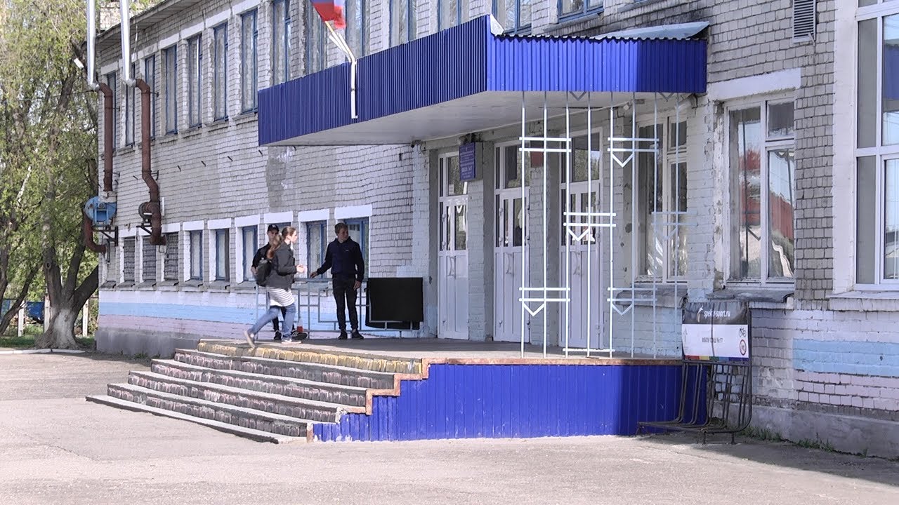 ШКОЛЬНАЯ ХОЛОДНАЯ ВОЙНА: ЧЕХАРДА ДИРЕКТОРОВ И «МЁРТВЫЕ ДУШИ»