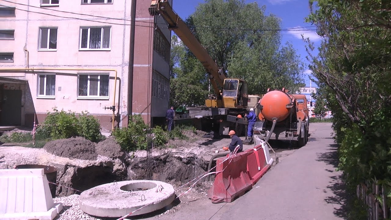ЯМА-ЛОВУШКА ПОДБИРАЕТСЯ К МНОГОЭТАЖКЕ