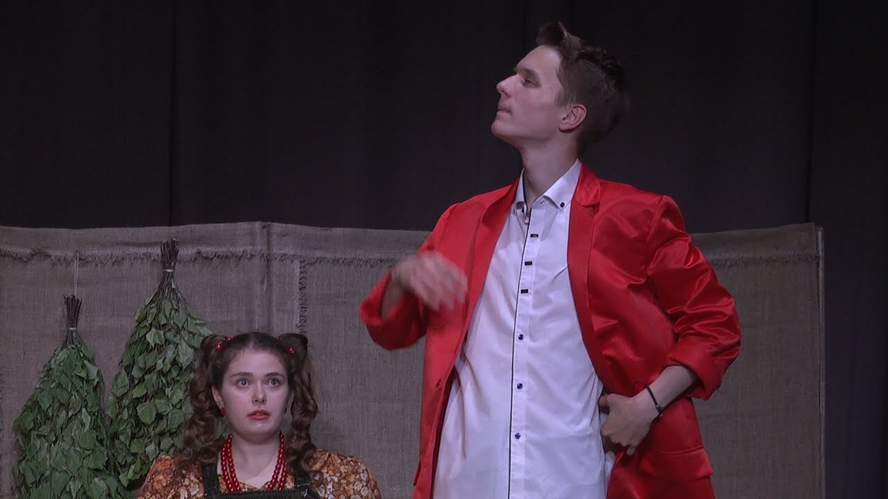 Заглянуть за кулисы театра