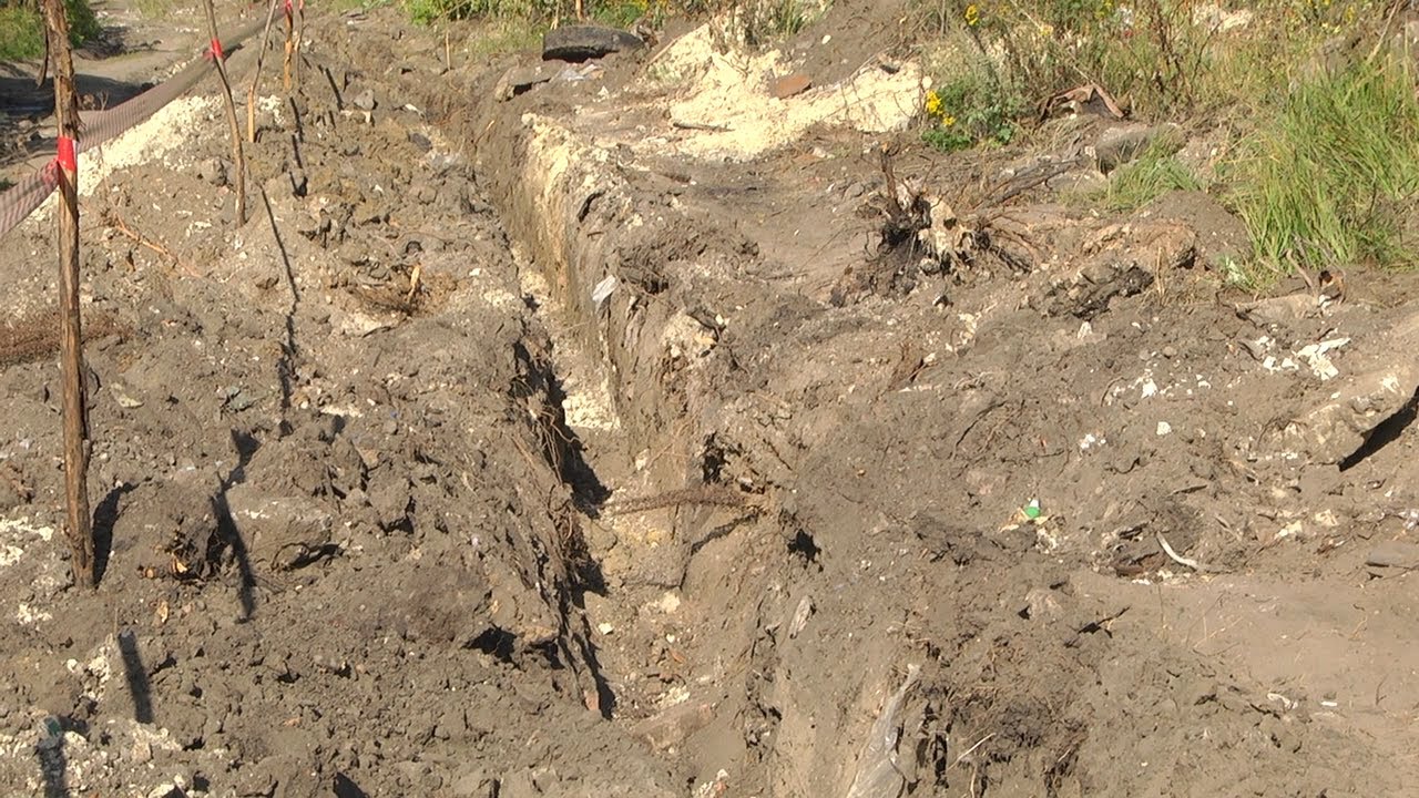 Канава раздора. Мостовую перерыли