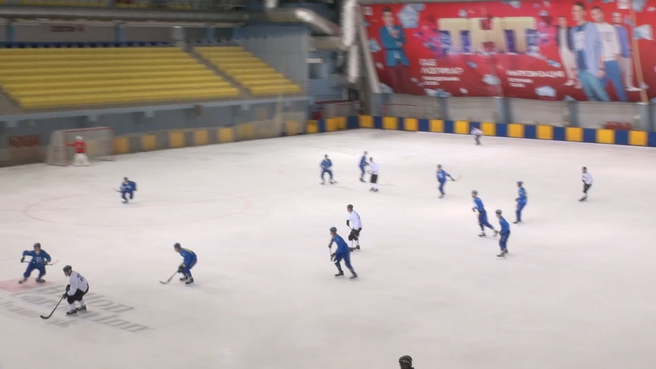 Не прокатило. «Волга» сдала лёд «Строителю»