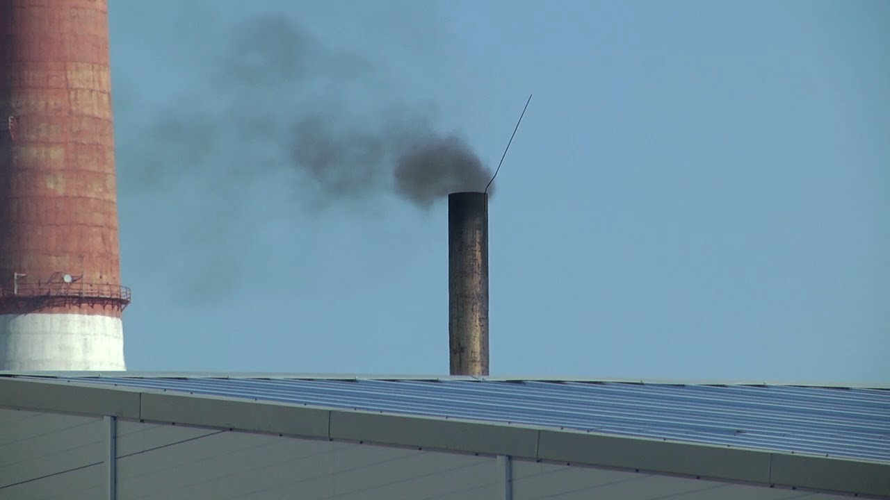 Хоть из дома уходи! Воздух с дымком