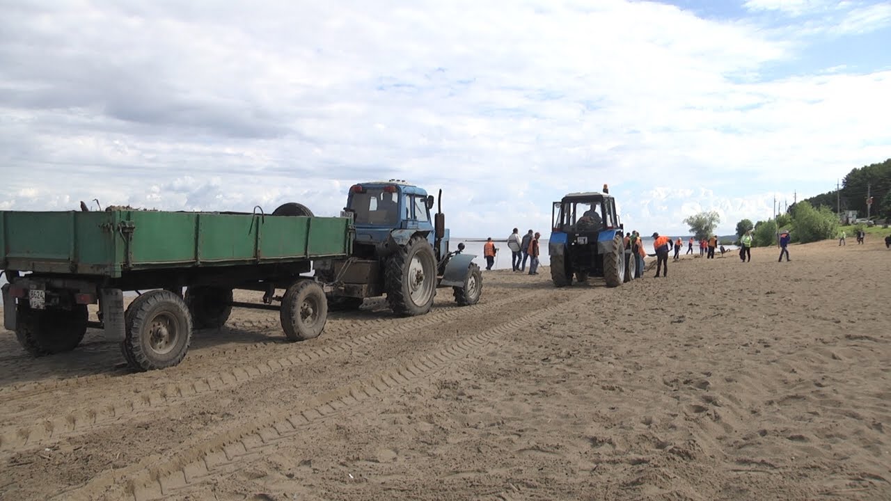 Помогли убрать Волгу