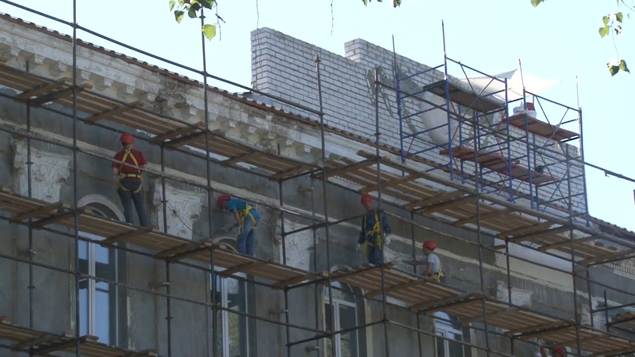 Не кабинетный, а «полевой» контроль за стройками: от профилактория и бассейна до поликлиники