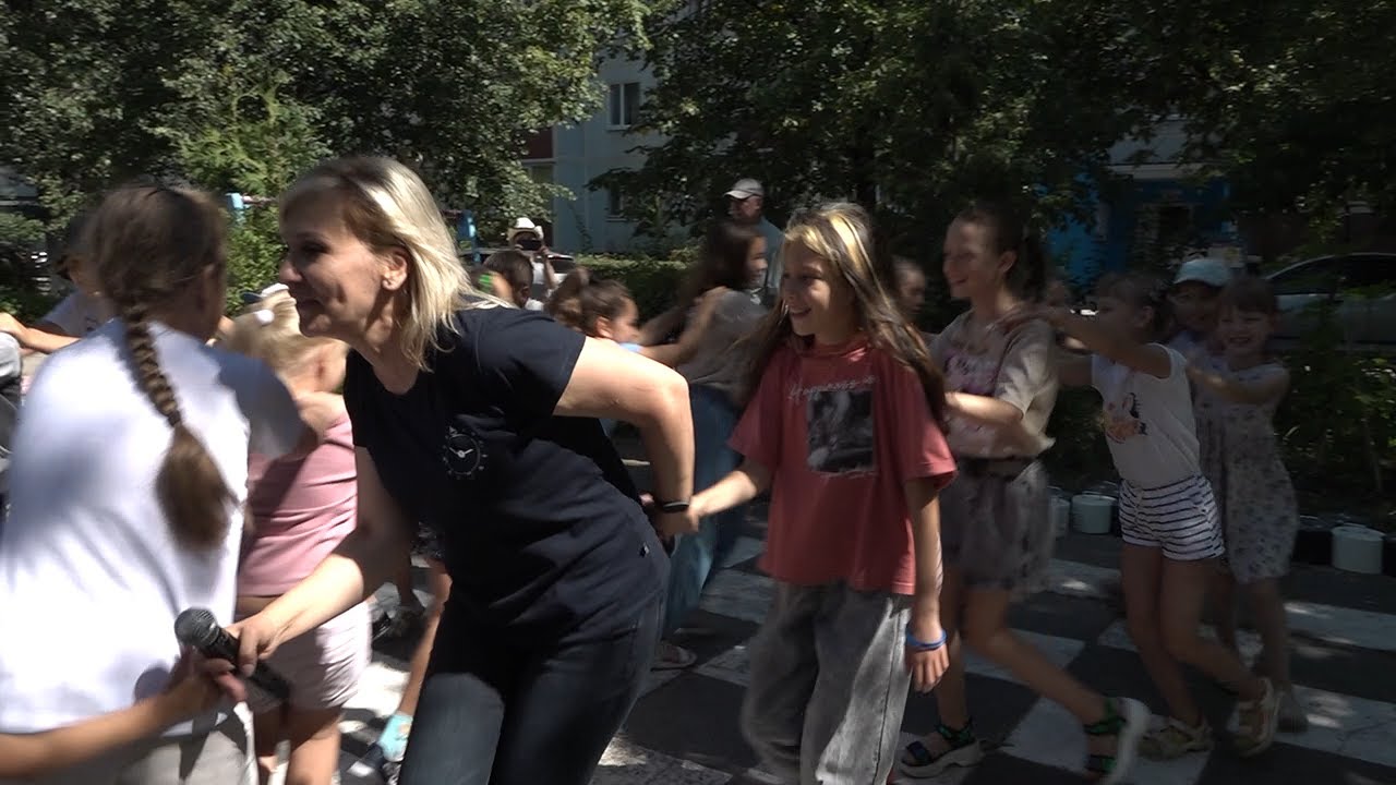 Каникулы во дворе. В Ульяновске детские лагеря переехали к подъездам многоквартирных домов