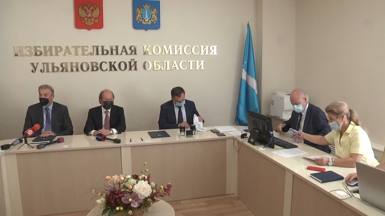 Жаркая пора. Кандидаты в депутаты Госдумы понесли документы в областной избирком
