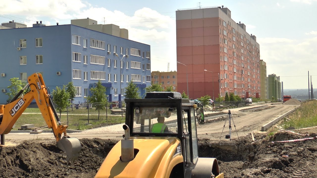 Осенью по новому асфальту. В Ульяновске ремонтируют 17 дорог. Какие улицы в лидерах, а кто отстает?