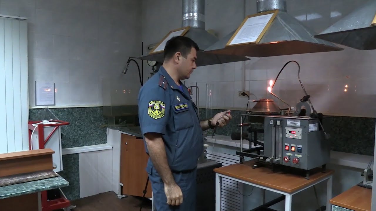 Что и как горит? Сотрудники пожарной лаборатории каждый день исследуют вещдоки с мест возгораний