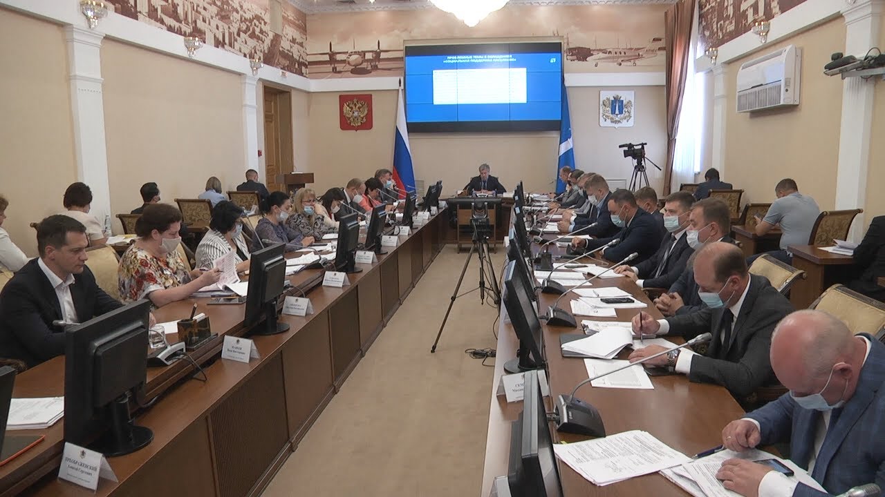 Регион обсуждает. Темпы вакцинации снизились в два раза, заболеваемость ковидом не снижается