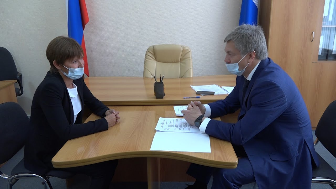 Открытость власти и работа с соцсетями. Алексей Русских провёл первый личный приём жителей области