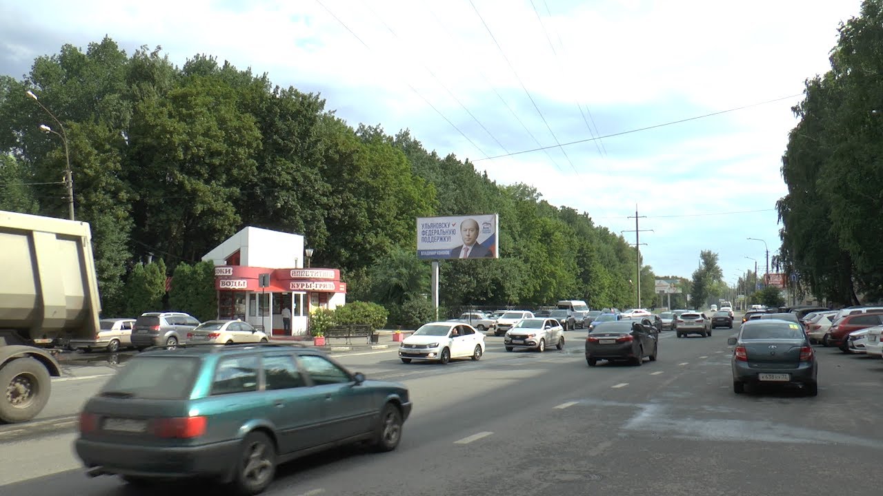 Городские рекламные щиты пополнились предвыборной рекламой: от партии будущего до советского мента