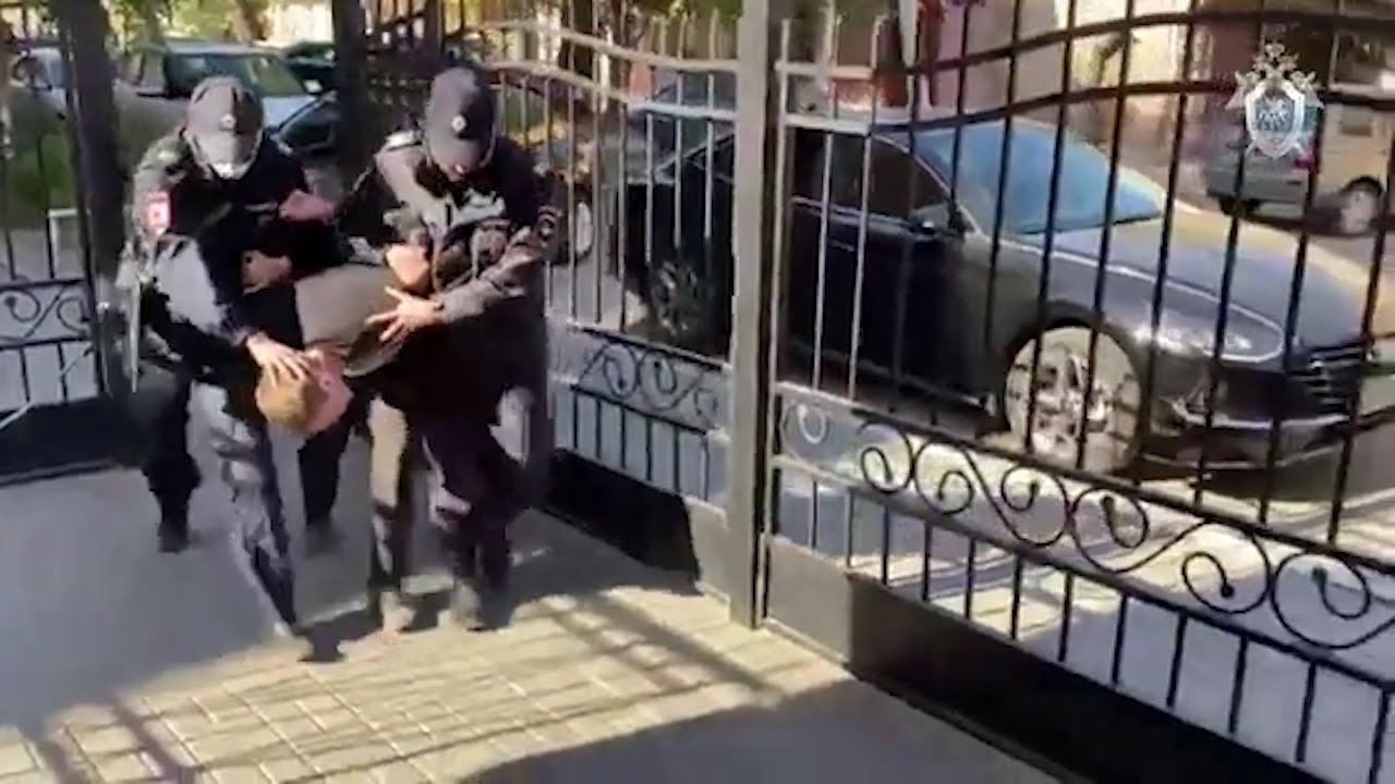 Миллион для мошенников, задержание беглого преступника, «шпионские штучки» и лесные пожары