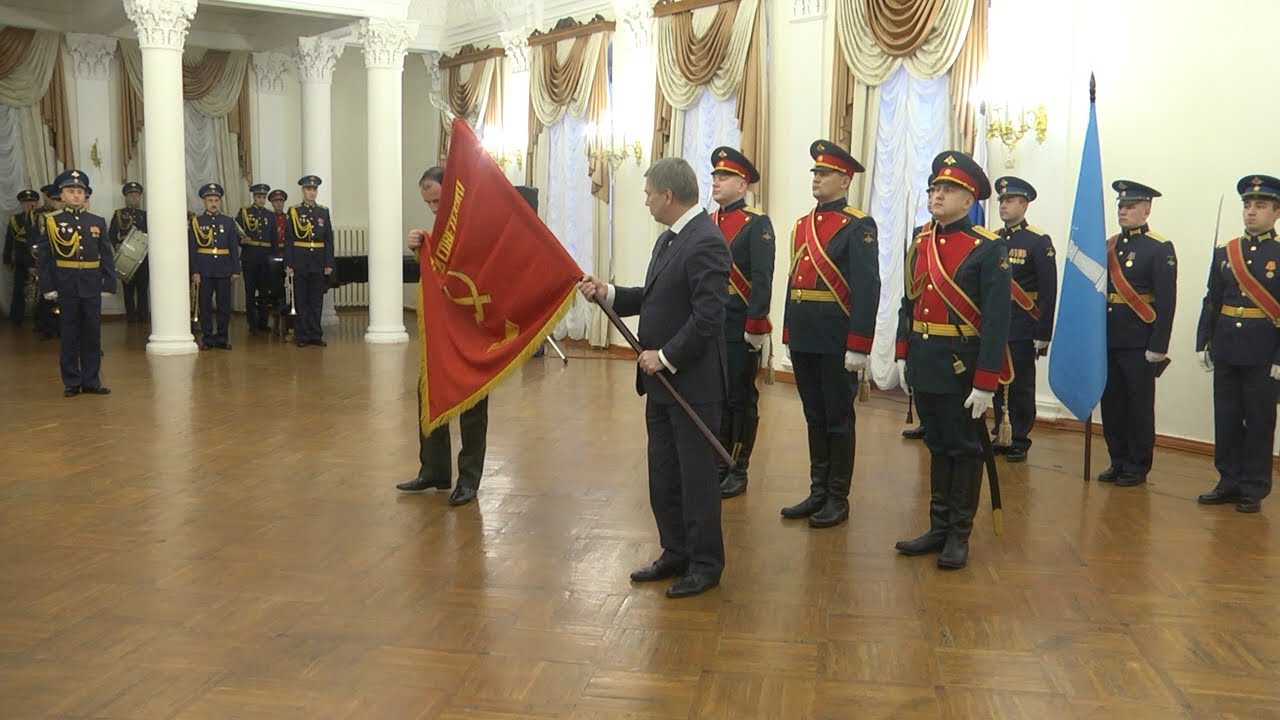 Боевая реликвия. Знамя, под которым шли в бой герои полка из Мелекесса, вернулось в Димитровград