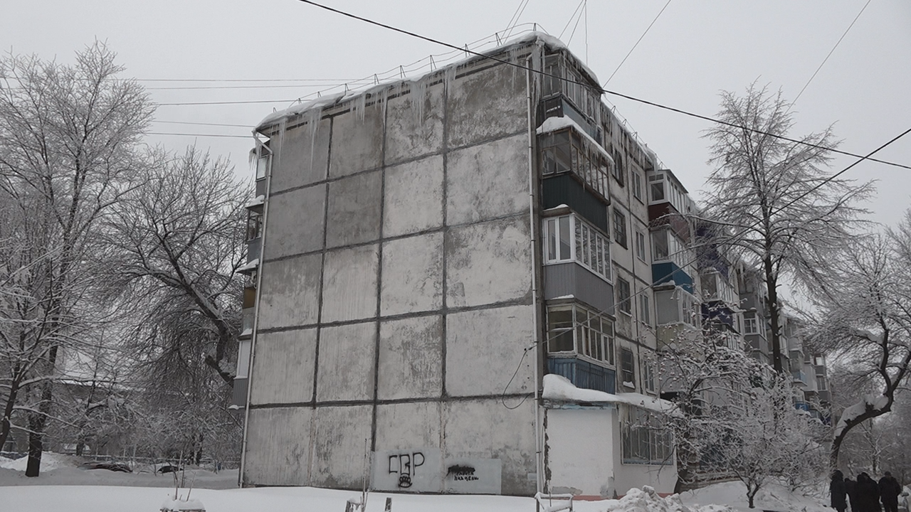 Решето над головой. Жители двух домов в Ульяновске несколько лет страдают  от дырявых крыш — Репортер