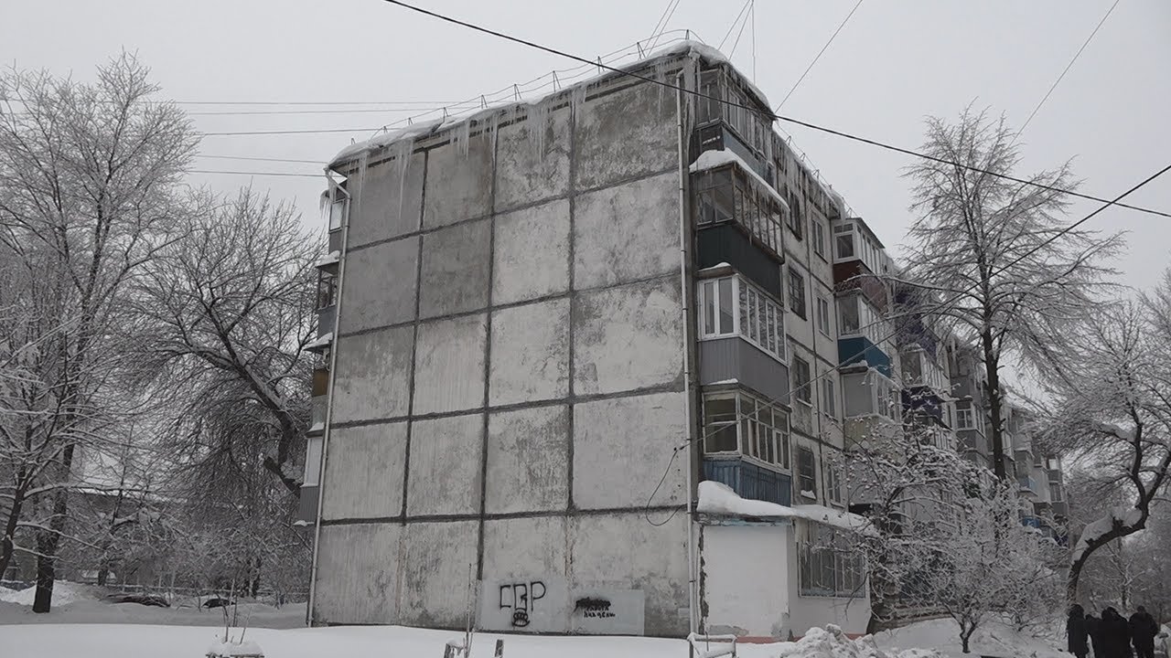 Решето над головой. Жители двух домов в Ульяновске несколько лет страдают от дырявых крыш