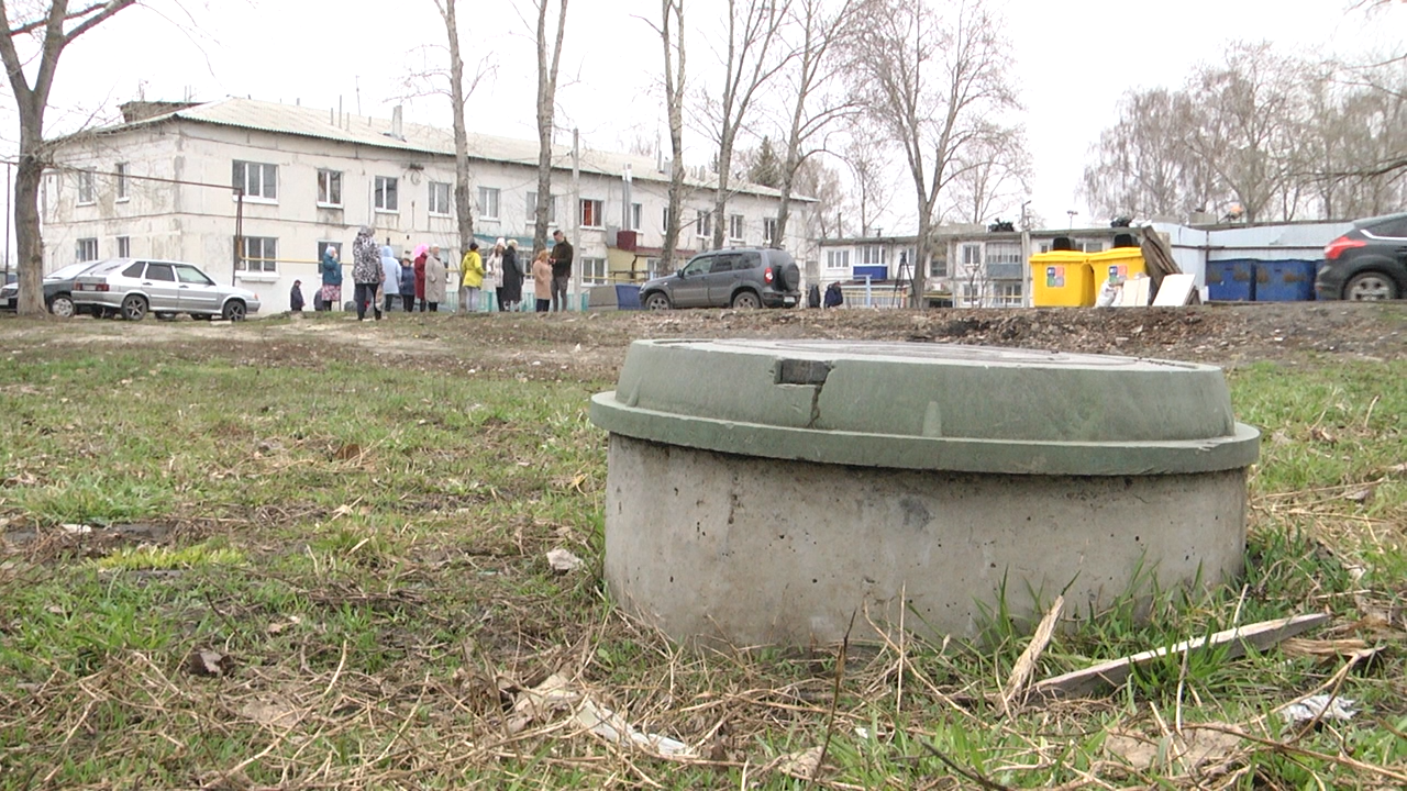 Смрадный «квадрат». Выгребная яма в посёлке Пригородный обернулась  коммунальной катастрофой — Репортер