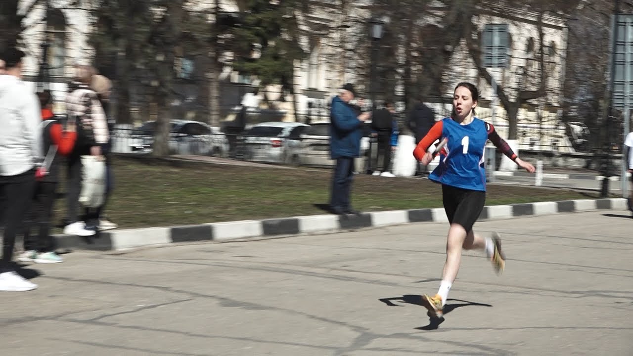 Праздничный забег. Легкоатлетическая эстафета в 78 раз собрала приверженцев спорта в Ульяновске