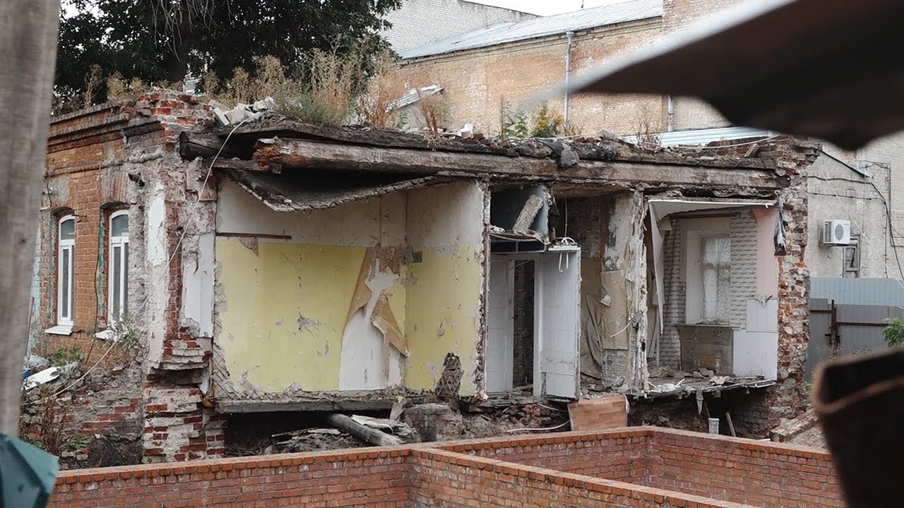 Зачищают историю. В Ульяновске варварски разрушают памятники архитектуры