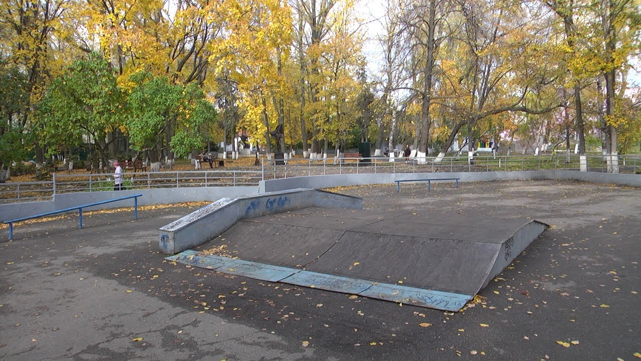 Кочующий скейтпарк. Ульяновские спортсмены оттачивают своё мастерство об углы бордюров и оград