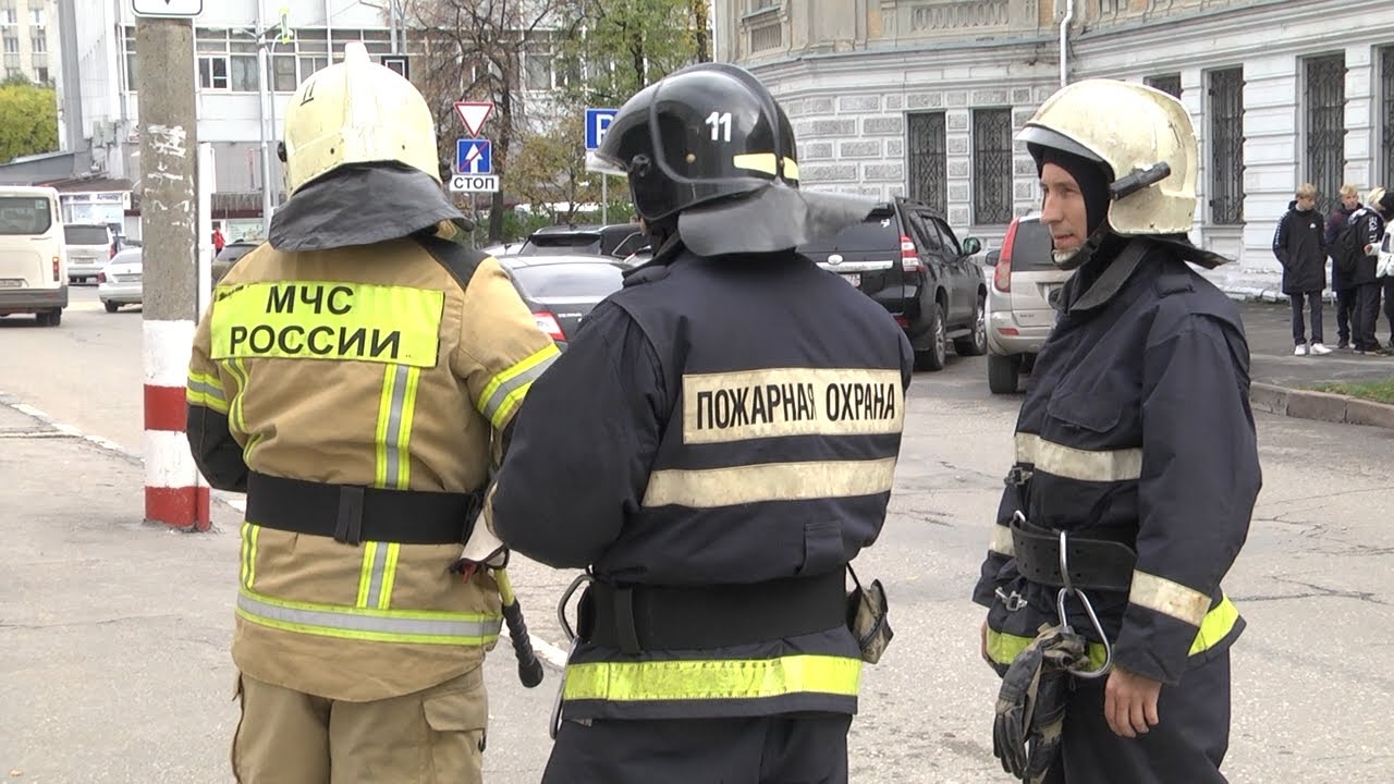 Эхо сирен. В Ульяновске эвакуировали детей из 40 школ из-за сообщений о минировании