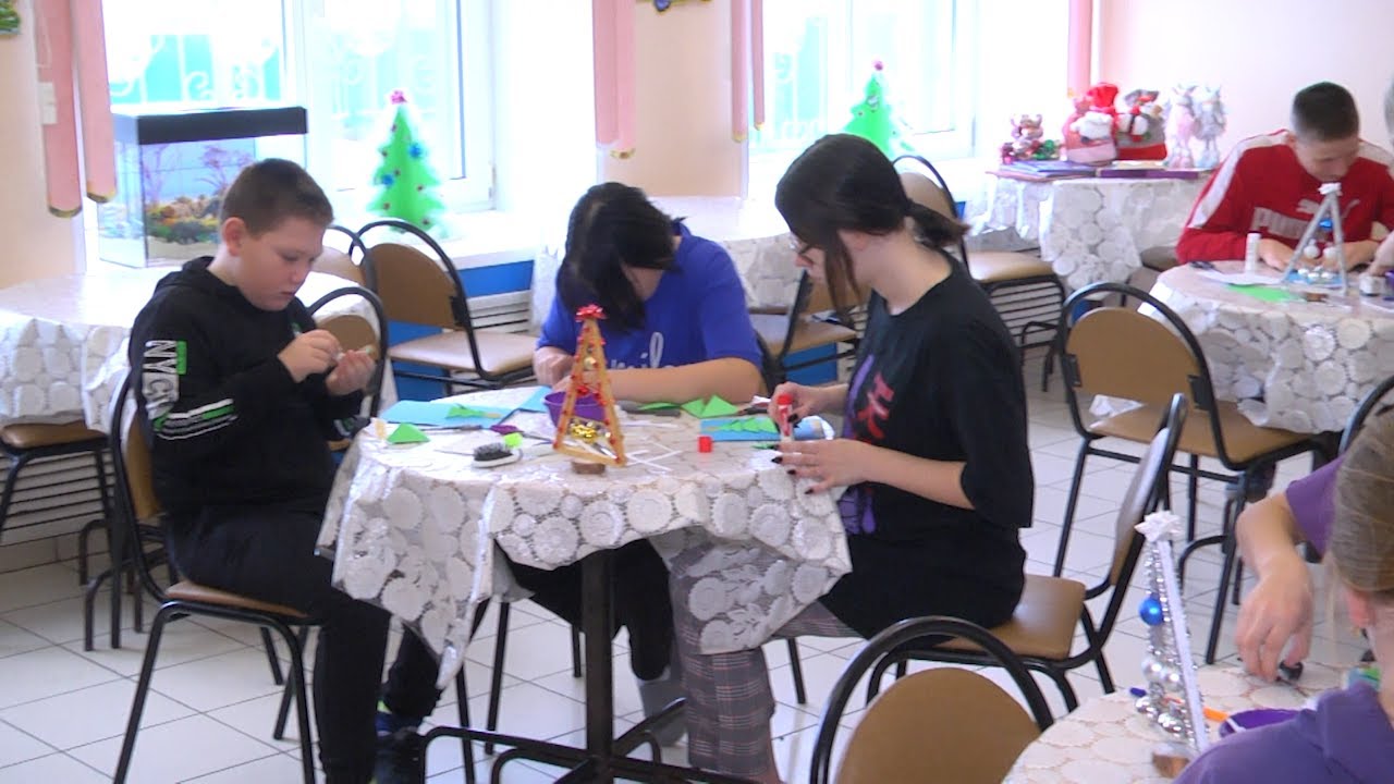 Лучики надежды. Ульяновцы отправили новогодние украшения детям в город-побратим Лутугино
