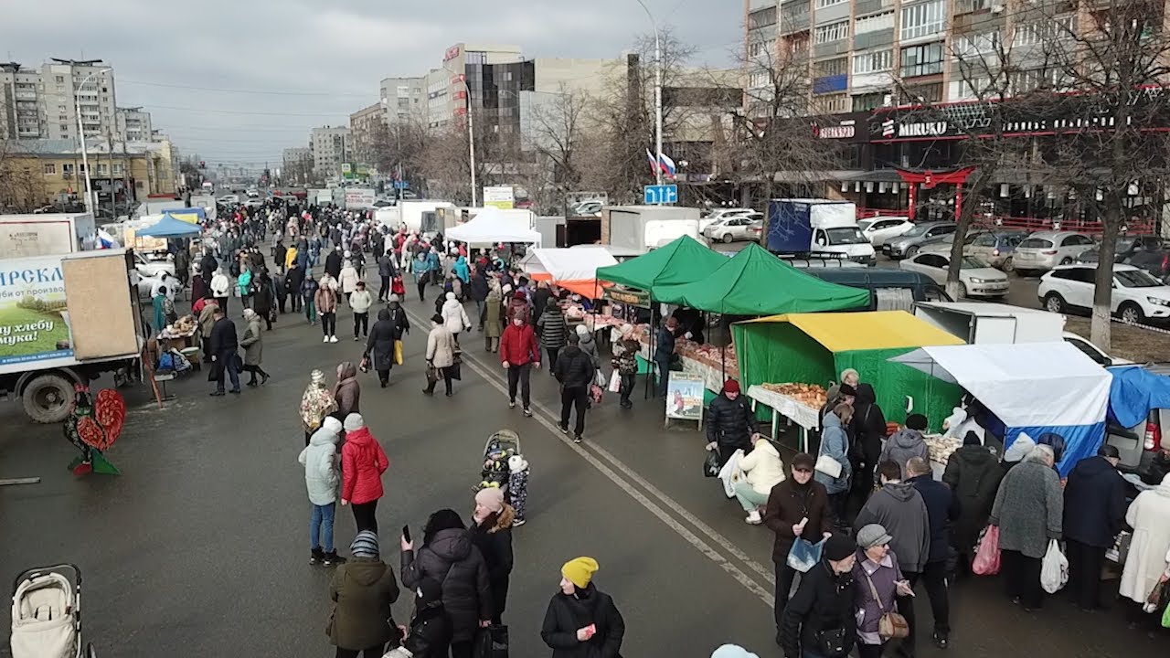 Ульяновская ярмарка: много торговых палаток и ещё больше посетителей