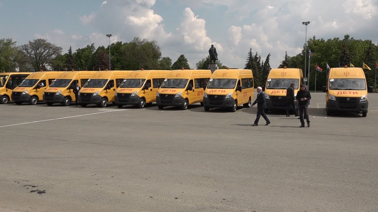 Детский транспорт. Губернатор оценил школьные автобусы для региона