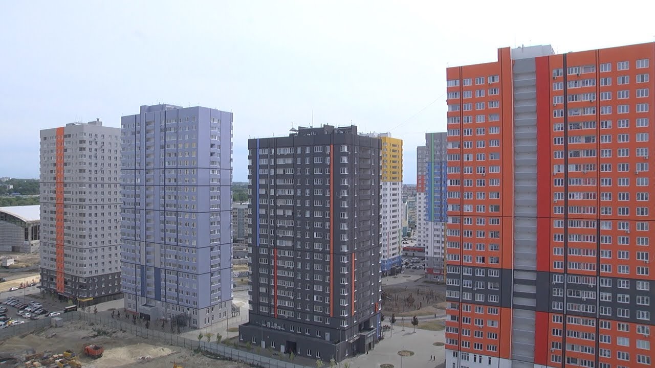 Ключи от жизни. Жители аварийных домов получили новые квартиры