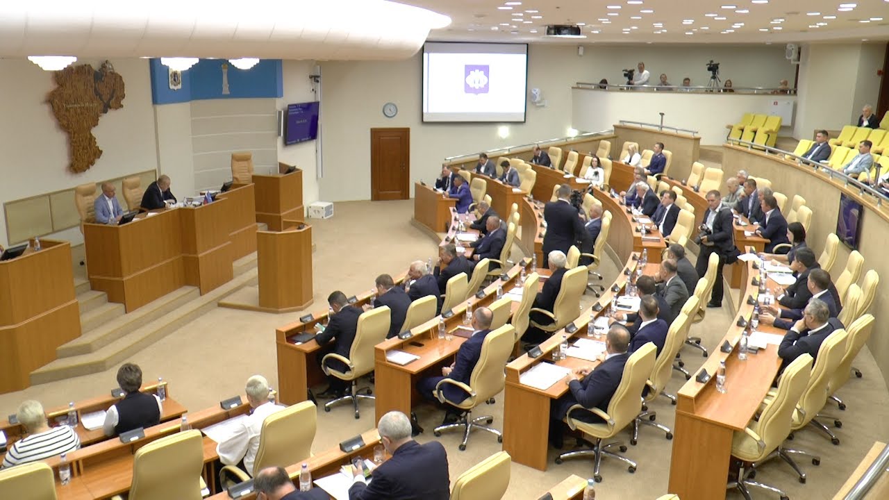 Парламент готов уходить. Кто их заменит — покажут выборы