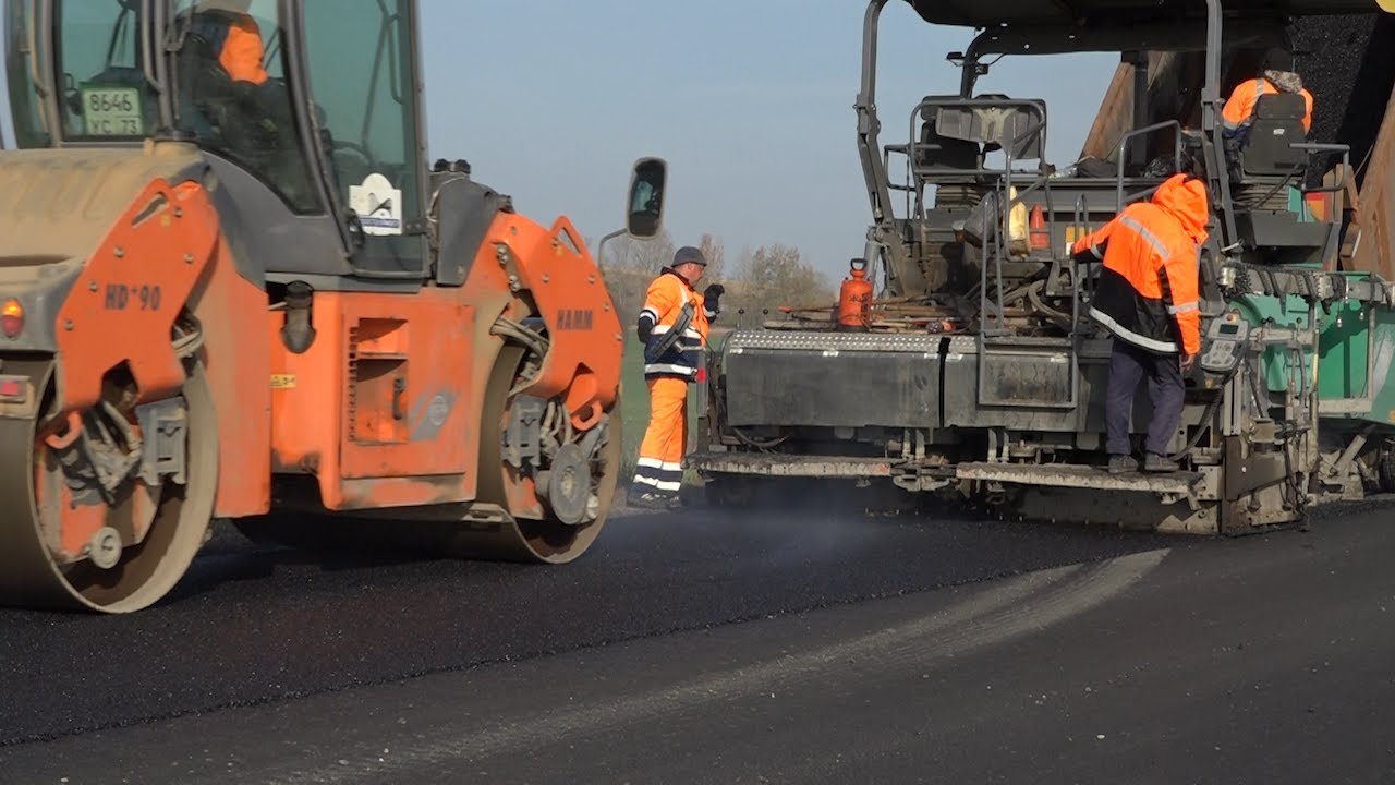 Безопасное движение. На границе Ульяновской области ремонтируют дорогу
