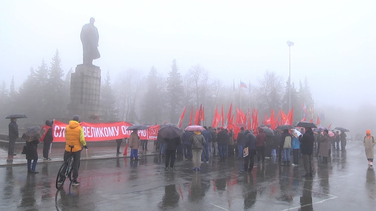 Семь тезисов антикризисной программы: в Ульяновске отметили красный день календаря