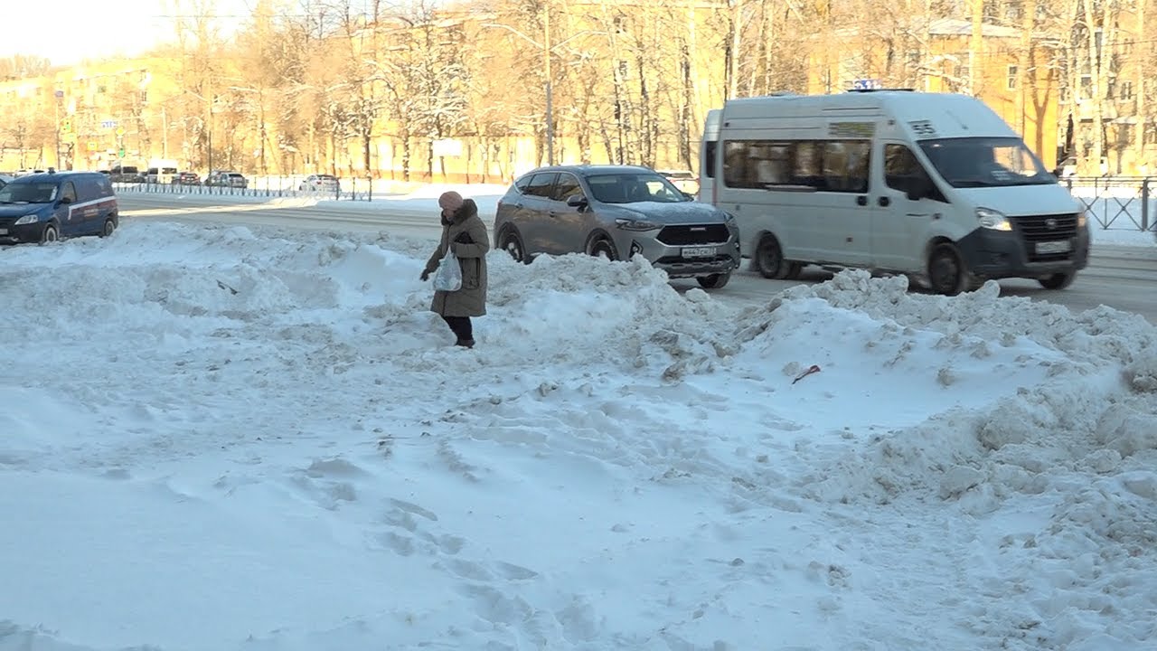 Снегопад накрыл Поволжье: как убирают снег в Ульяновске, Нижнем Новгороде, Кирове и Саранске