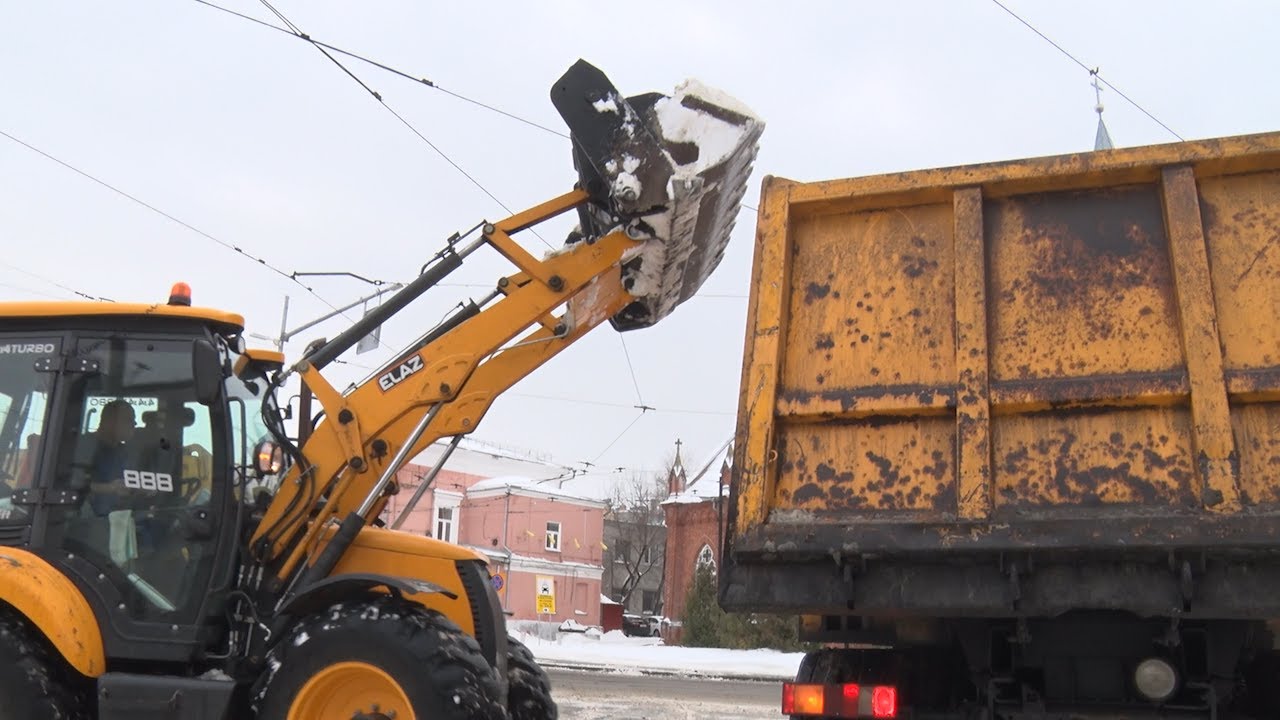 Битва с непогодой: ульяновские дорожники борются со снегом и гололедом