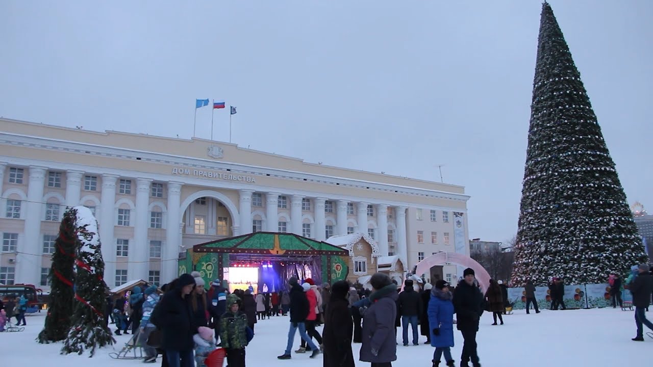 Выборы лучшей новогодней игрушки, запрет на металлические гаражи, шины для троллейбусов