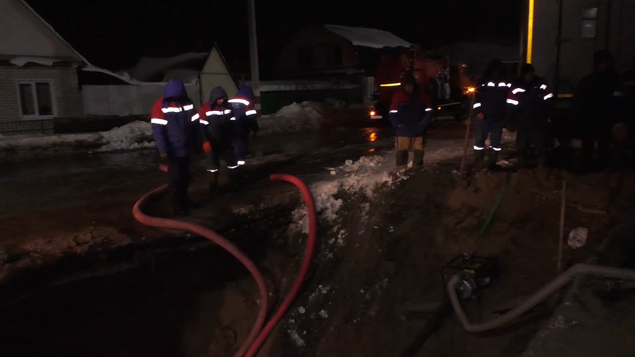 Две коммунальные аварии в Димитровграде: дома остались без тепла и горячей воды