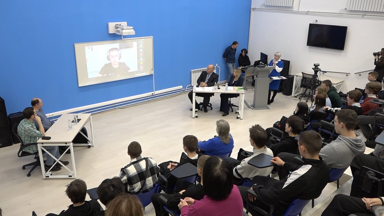 Цифровой ликбез: профессионалы интернет-реальности обезопасили ульяновских школьников