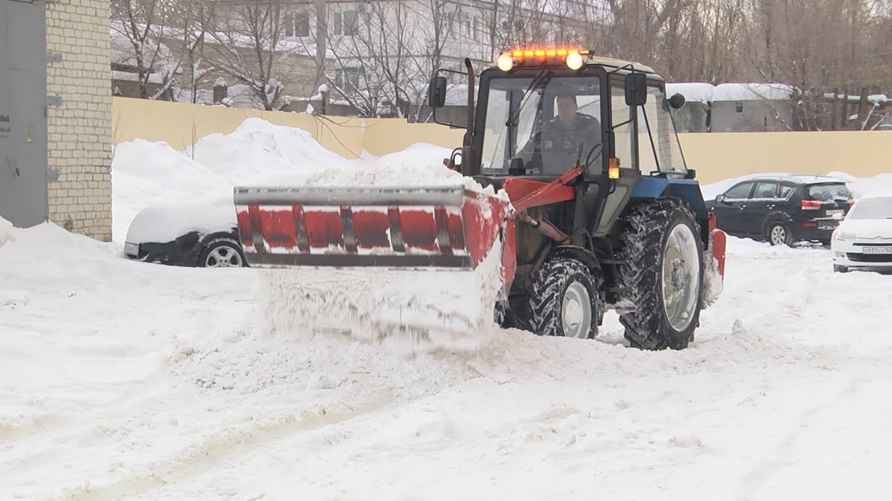 На снежные завалы в Ульяновске бросили всю технику
