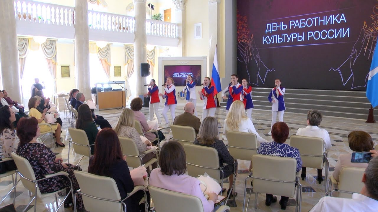 Губернатор наградил лучших работников культуры Ульяновской области
